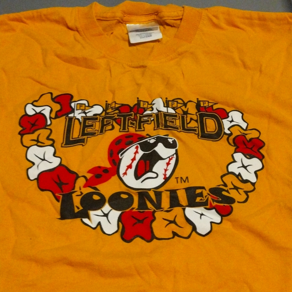 *3/$20 Bundle Deal Closet Cleanout* Vintage Pittsburgh Pirates T-shirt Medium